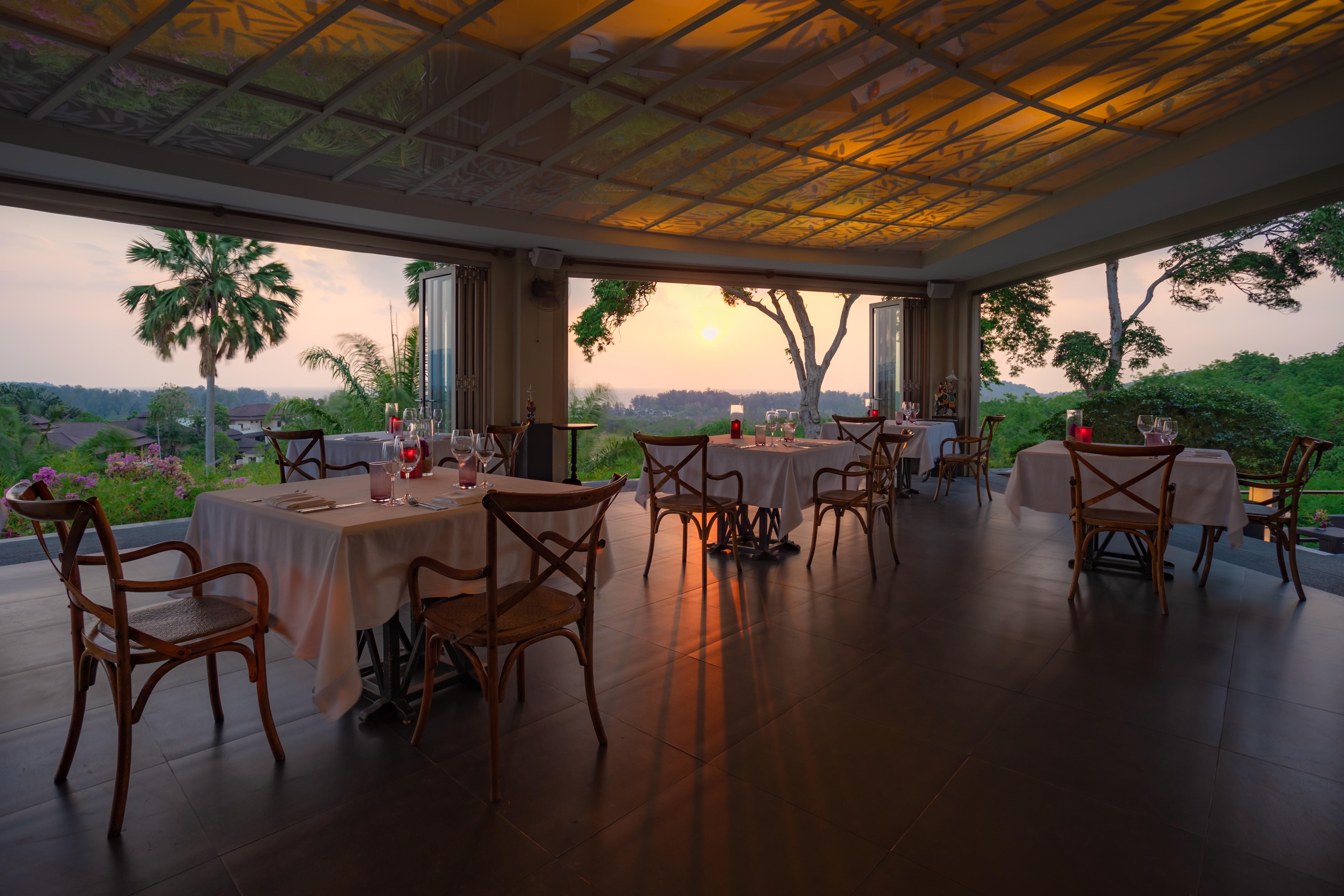 The Pavilions Phuket (Adults Only) Bang Tao Beach  Exterior photo The restaurant at the Taj Bengal
